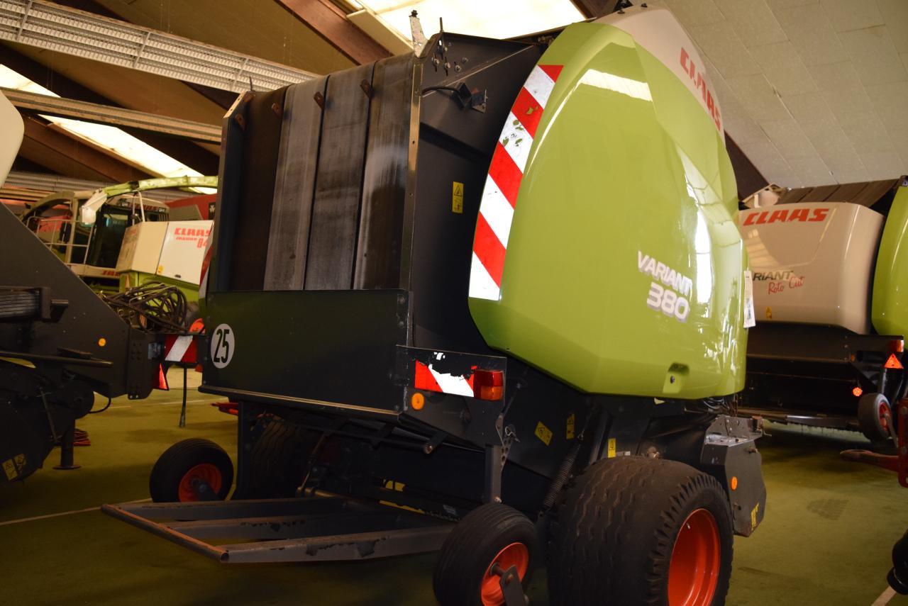 CLAAS Variant 380 RC - Ruloninis presas: foto 5 CLAAS Variant 380 RC - Ruloninis presas: foto 5