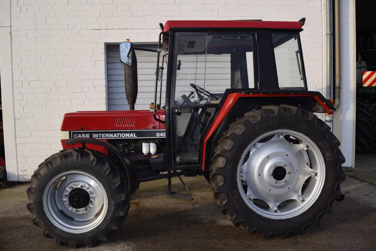 Case-IH 840 A/S - Traktorius: foto 1 Case-IH 840 A/S - Traktorius: foto 1