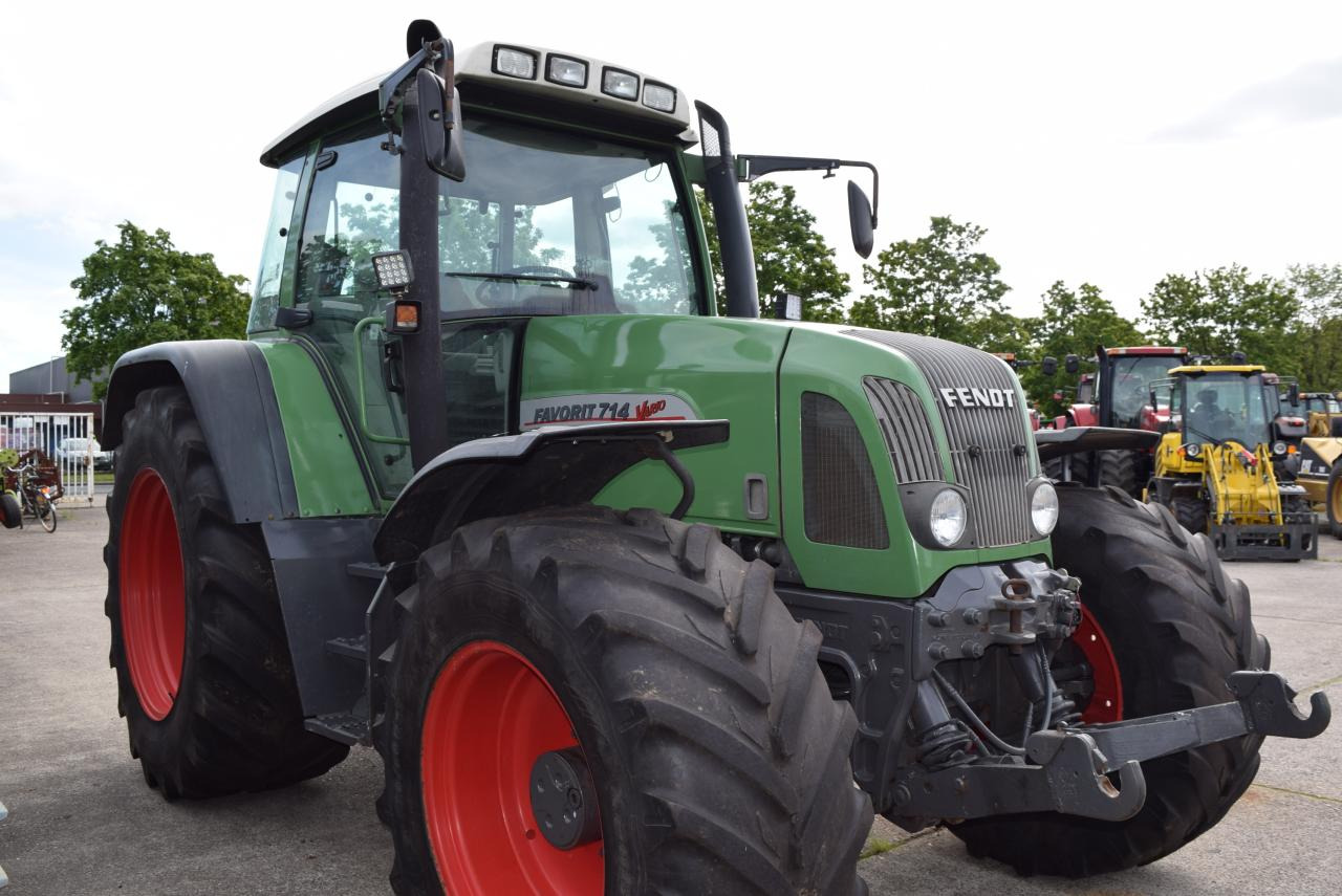 Fendt 714 Vario - Traktorius: foto 2 Fendt 714 Vario - Traktorius: foto 2