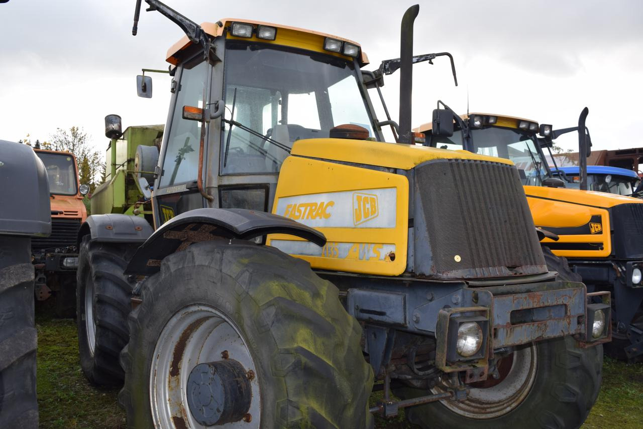JCB Fastrac 2135 - 4WS - Traktorius: foto 1 JCB Fastrac 2135 - 4WS - Traktorius: foto 1