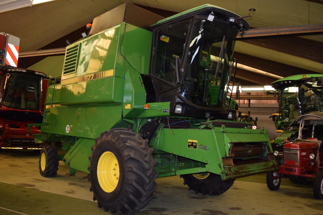 John Deere 1177 - Derliaus nuėmimo kombainas: foto 2 John Deere 1177 - Derliaus nuėmimo kombainas: foto 2