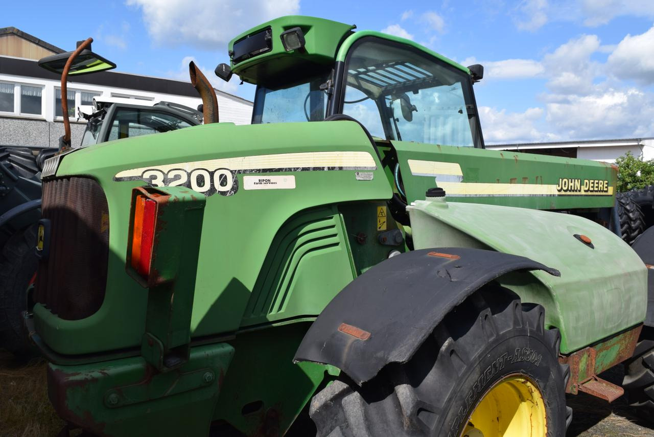John Deere 3200 - Teleskopinis krautuvas: foto 4 John Deere 3200 - Teleskopinis krautuvas: foto 4