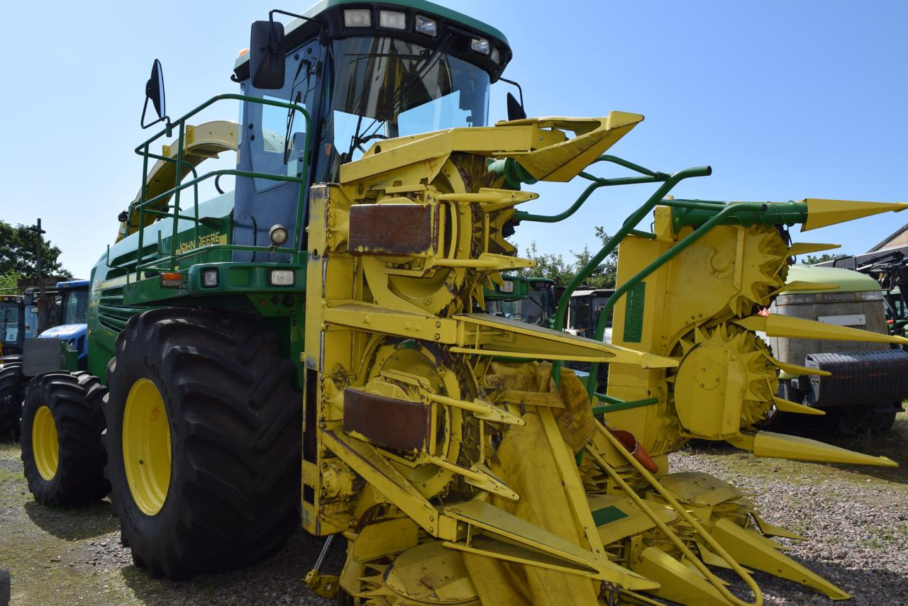 John Deere 7400 - Pašarų kombainas: foto 1 John Deere 7400 - Pašarų kombainas: foto 1