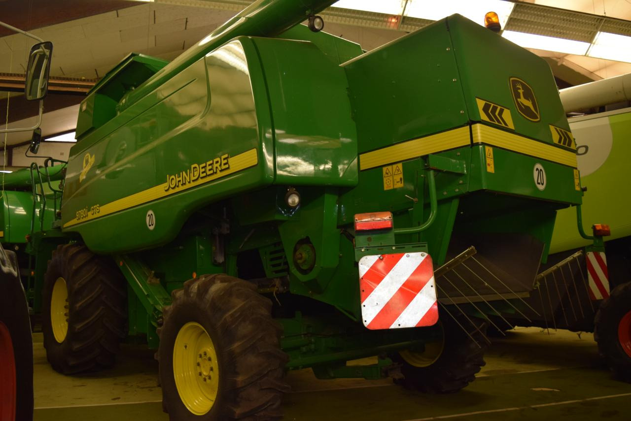John Deere 9780 i CTS Hillmaster - Derliaus nuėmimo kombainas: foto 4 John Deere 9780 i CTS Hillmaster - Derliaus nuėmimo kombainas: foto 4
