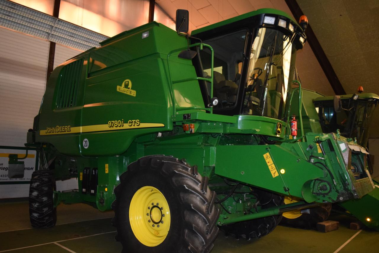 John Deere 9780 i CTS Hillmaster - Derliaus nuėmimo kombainas: foto 3 John Deere 9780 i CTS Hillmaster - Derliaus nuėmimo kombainas: foto 3