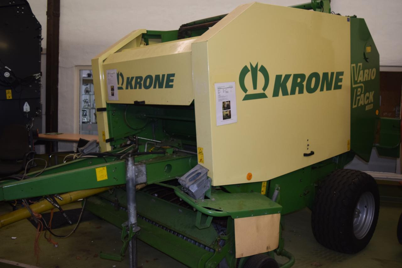Krone Vario Pack 1500 - Ruloninis presas: foto 1 Krone Vario Pack 1500 - Ruloninis presas: foto 1