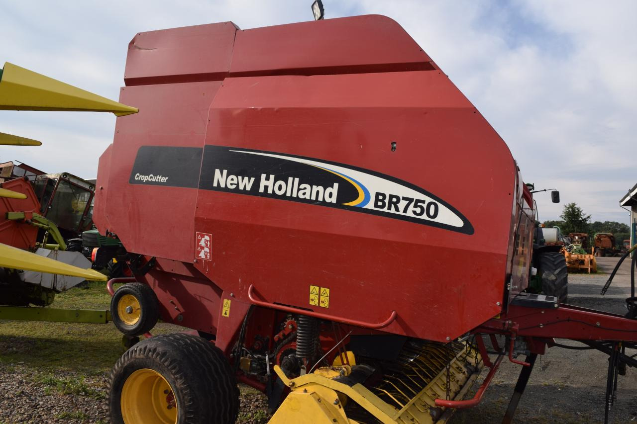 New Holland BR 750 CropCutter - Ruloninis presas: foto 3 New Holland BR 750 CropCutter - Ruloninis presas: foto 3