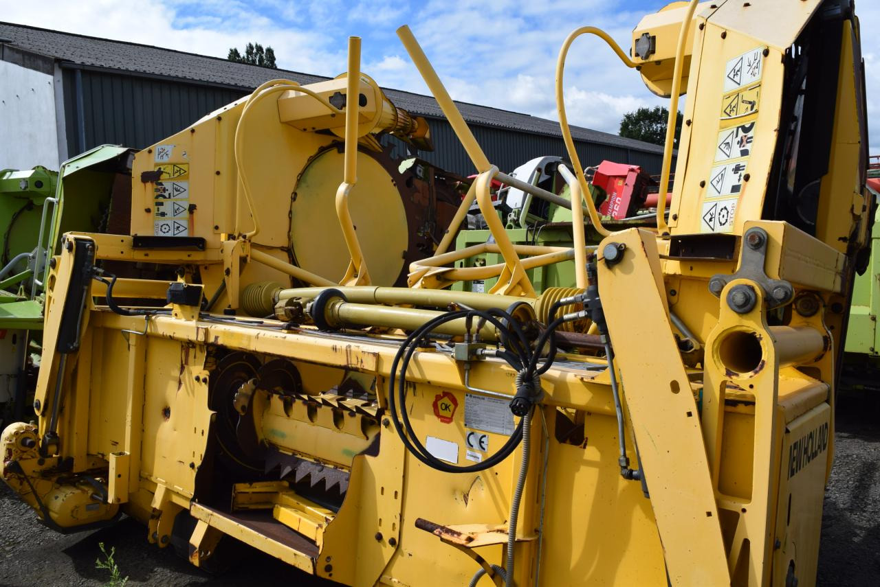 New Holland RI 600 *Maisgebiss* - Kukurūzų pjaunamoji: foto 4 New Holland RI 600 *Maisgebiss* - Kukurūzų pjaunamoji: foto 4