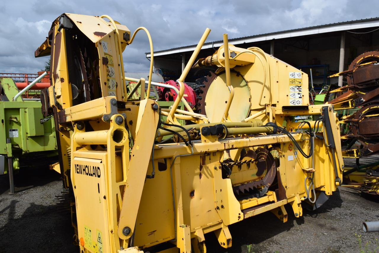 New Holland RI 600 *Maisgebiss* - Kukurūzų pjaunamoji: foto 3 New Holland RI 600 *Maisgebiss* - Kukurūzų pjaunamoji: foto 3