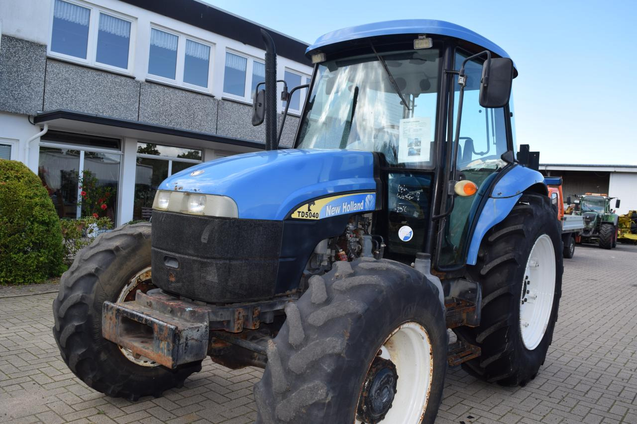 New Holland TD 5040 - Traktorius: foto 4 New Holland TD 5040 - Traktorius: foto 4