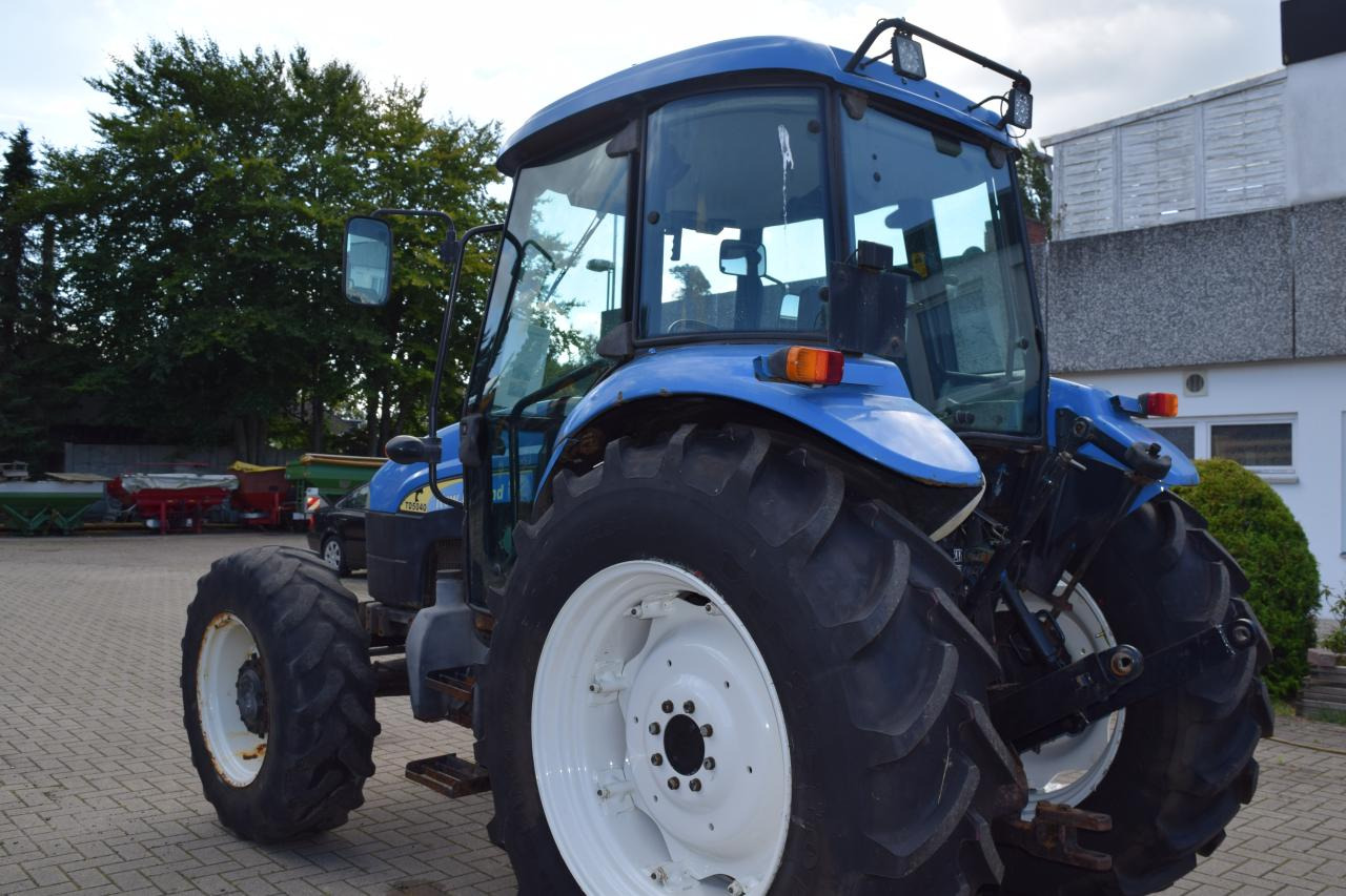 New Holland TD 5040 - Traktorius: foto 5 New Holland TD 5040 - Traktorius: foto 5