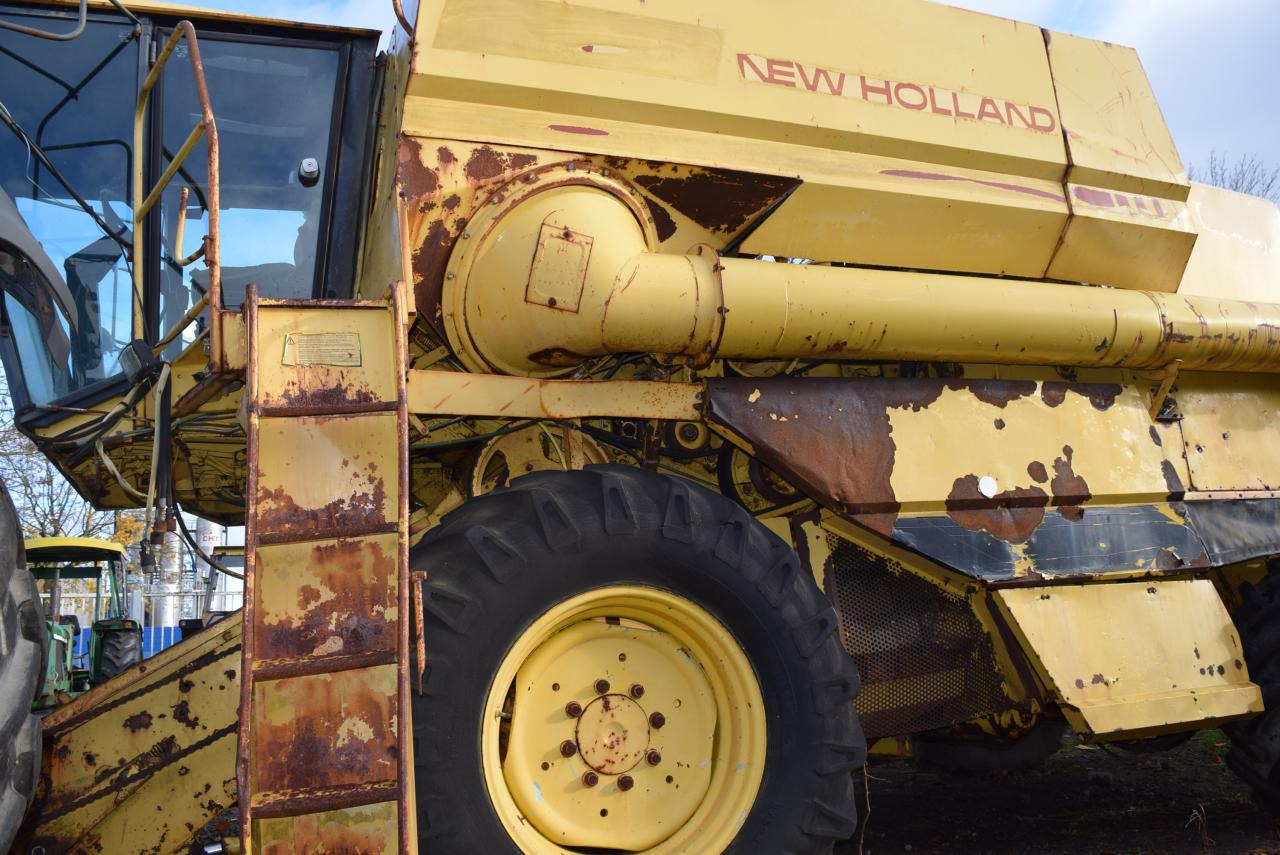 New Holland TF 44 - Derliaus nuėmimo kombainas: foto 5 New Holland TF 44 - Derliaus nuėmimo kombainas: foto 5
