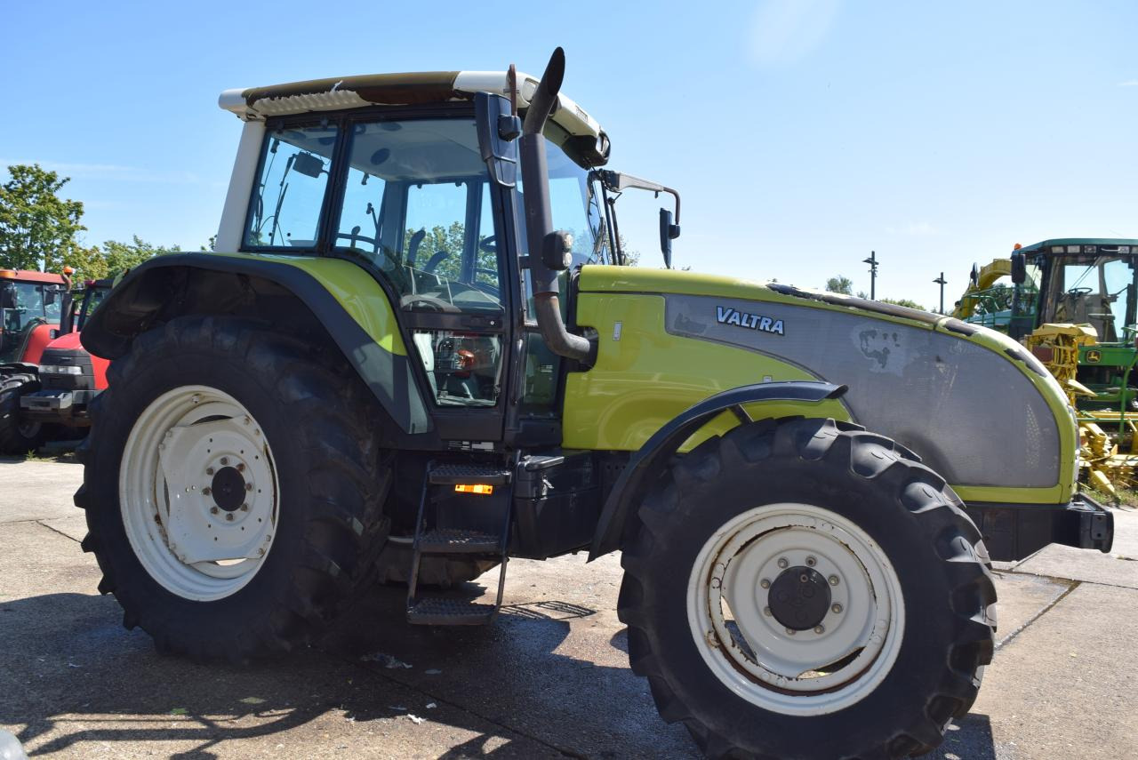 Valtra T120 - Traktorius: foto 1 Valtra T120 - Traktorius: foto 1