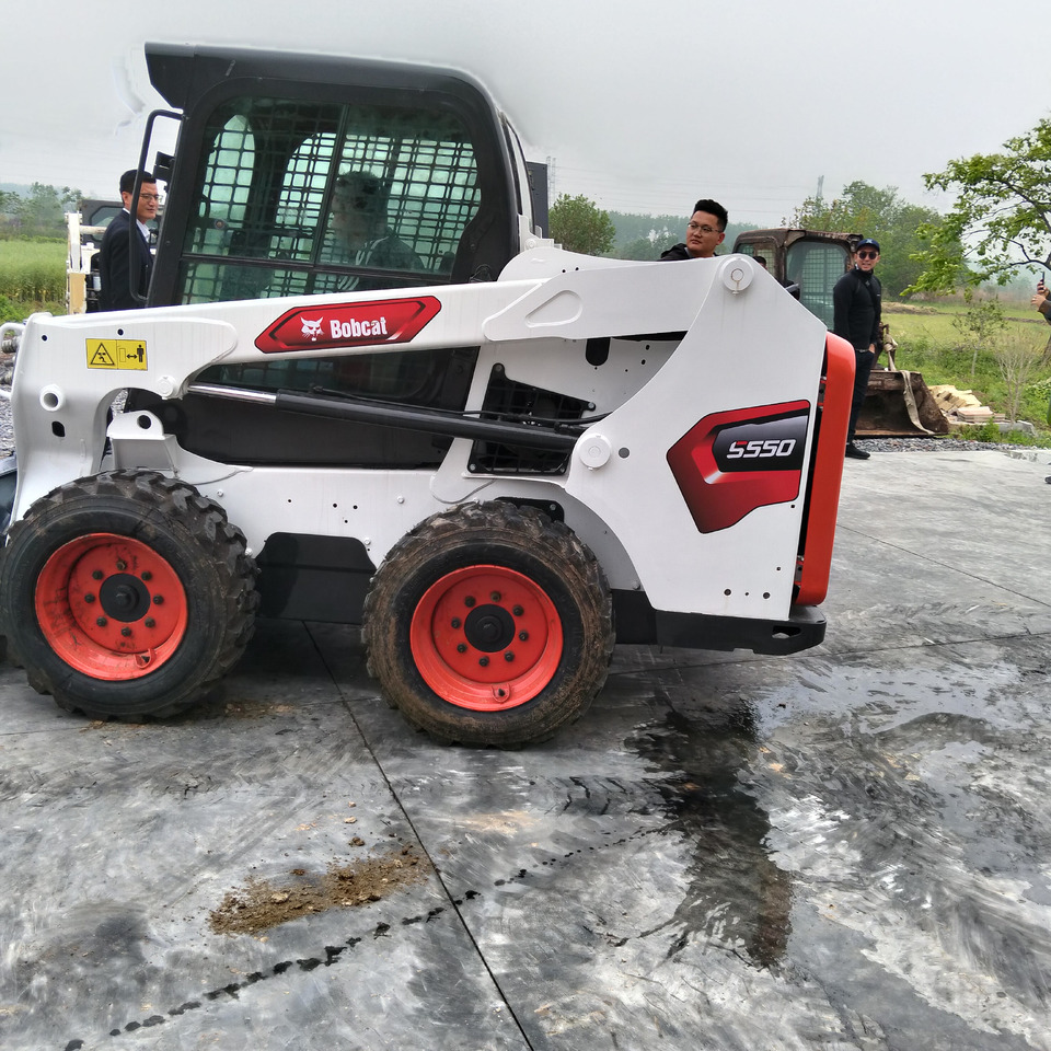 BOBCAT S550 - Mini krautuvas: foto 3 BOBCAT S550 - Mini krautuvas: foto 3