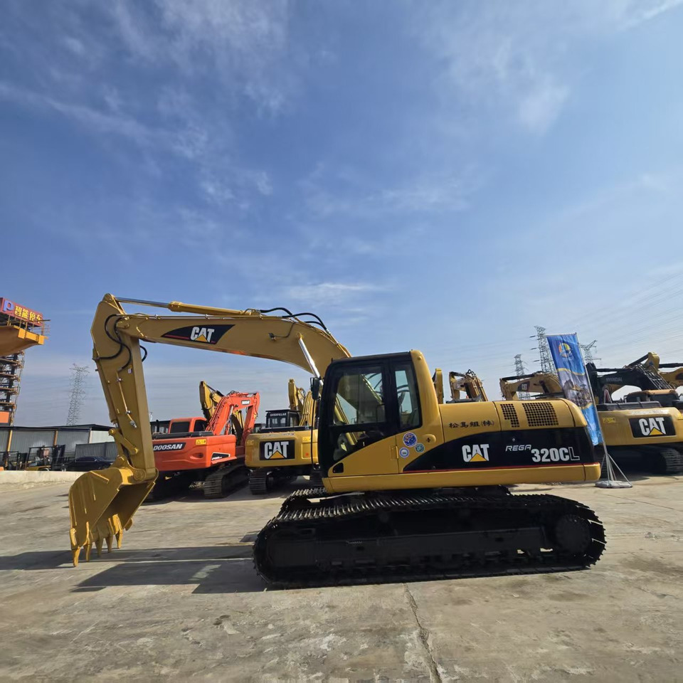 CATERPILLAR 320C - Vikšrinis ekskavatorius: foto 3 CATERPILLAR 320C - Vikšrinis ekskavatorius: foto 3