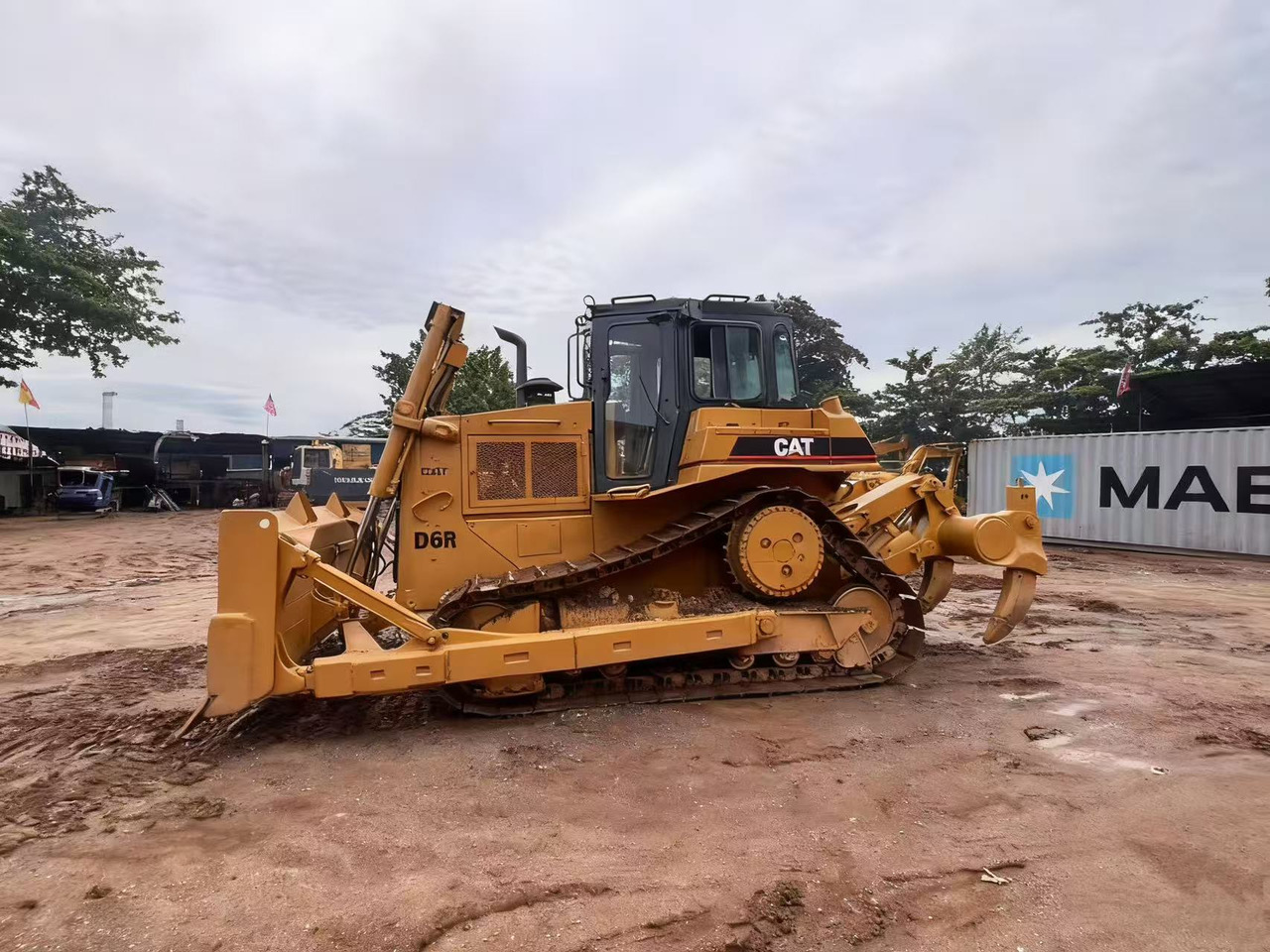 CATERPILLAR D6R - Buldozeris: foto 1 CATERPILLAR D6R - Buldozeris: foto 1