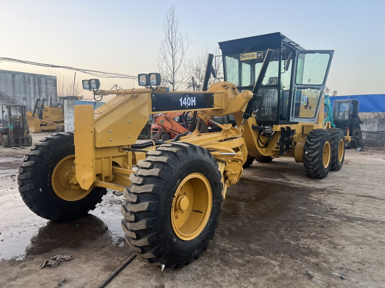 Caterpillar 140H - Greideris: foto 1 Caterpillar 140H - Greideris: foto 1
