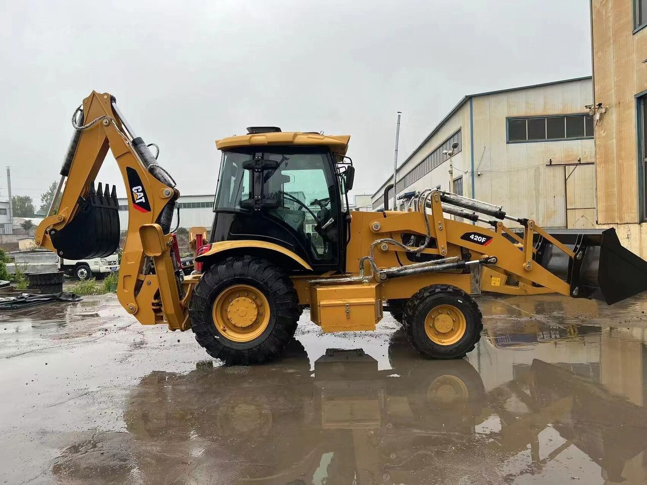 Caterpillar 420F - Ekskavatorius-krautuvas: foto 5 Caterpillar 420F - Ekskavatorius-krautuvas: foto 5