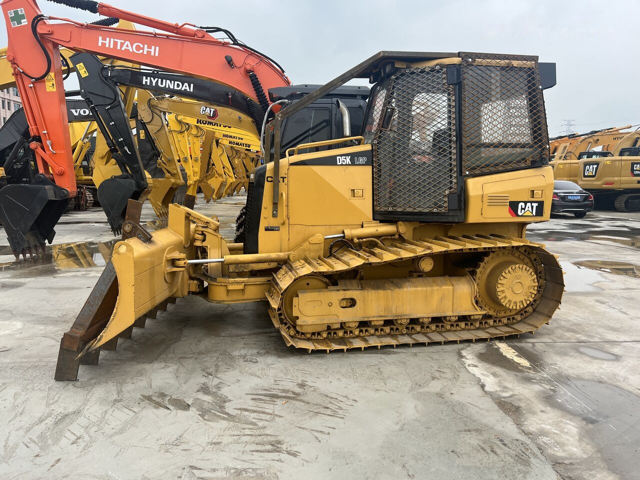 Caterpillar D5K - Buldozeris: foto 1 Caterpillar D5K - Buldozeris: foto 1
