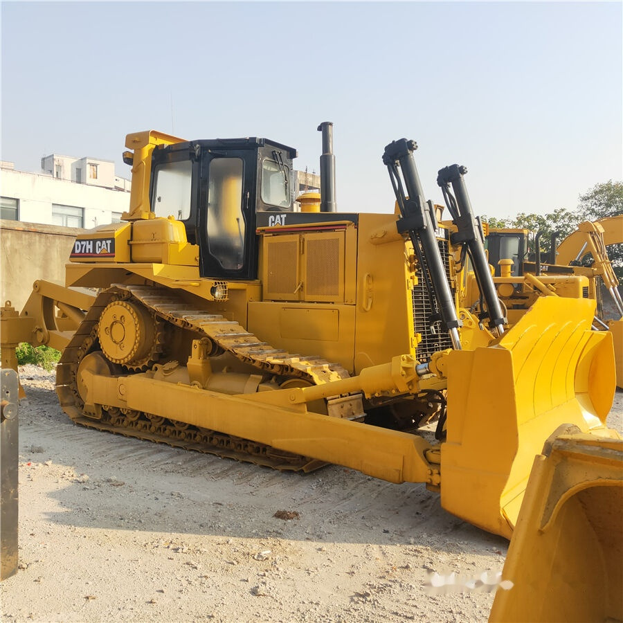Caterpillar D7H - Buldozeris: foto 1 Caterpillar D7H - Buldozeris: foto 1