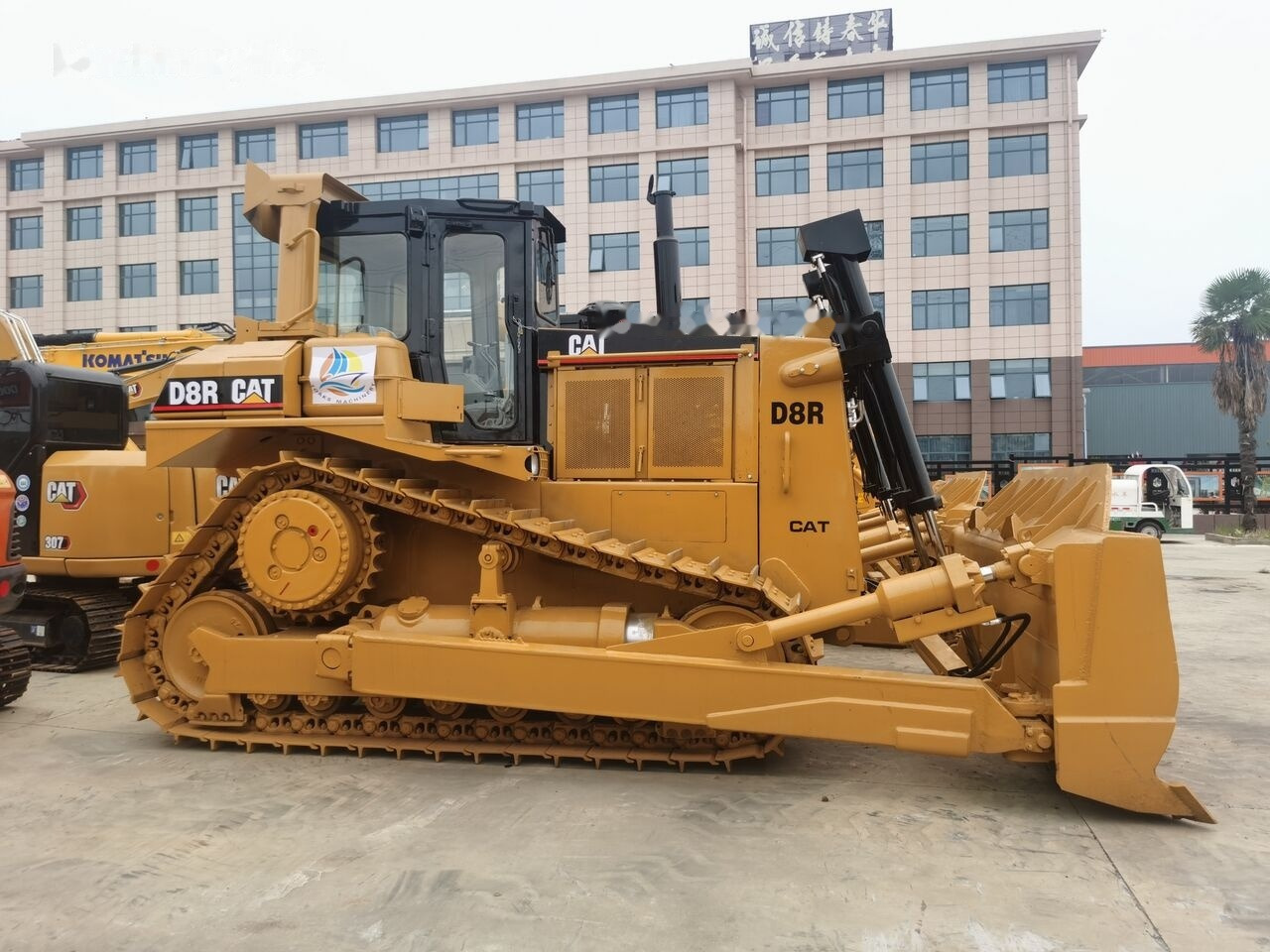 Caterpillar D8R - Buldozeris: foto 1 Caterpillar D8R - Buldozeris: foto 1