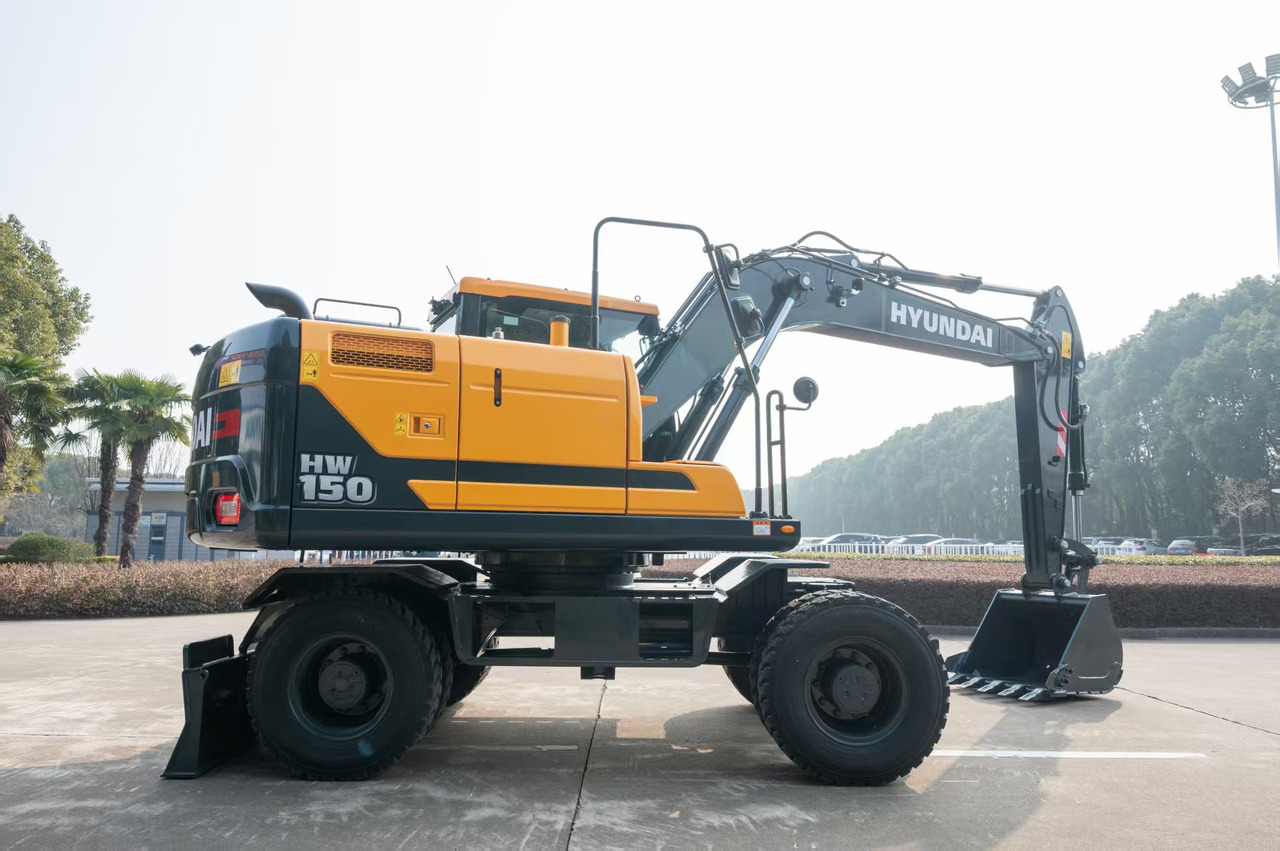 HYUNDAI HW150 - Ratinis ekskavatorius: foto 4 HYUNDAI HW150 - Ratinis ekskavatorius: foto 4