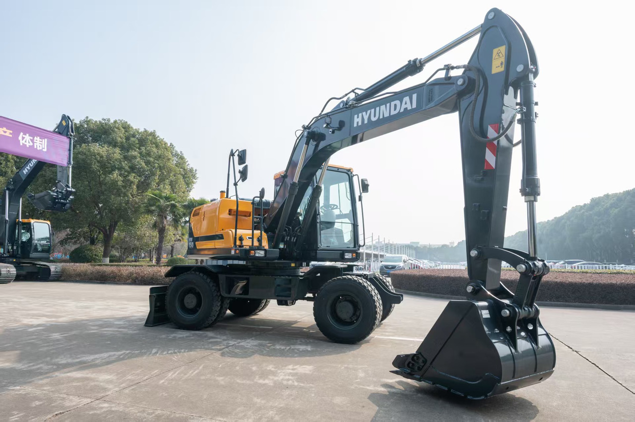 HYUNDAI HW150 - Ratinis ekskavatorius: foto 5 HYUNDAI HW150 - Ratinis ekskavatorius: foto 5