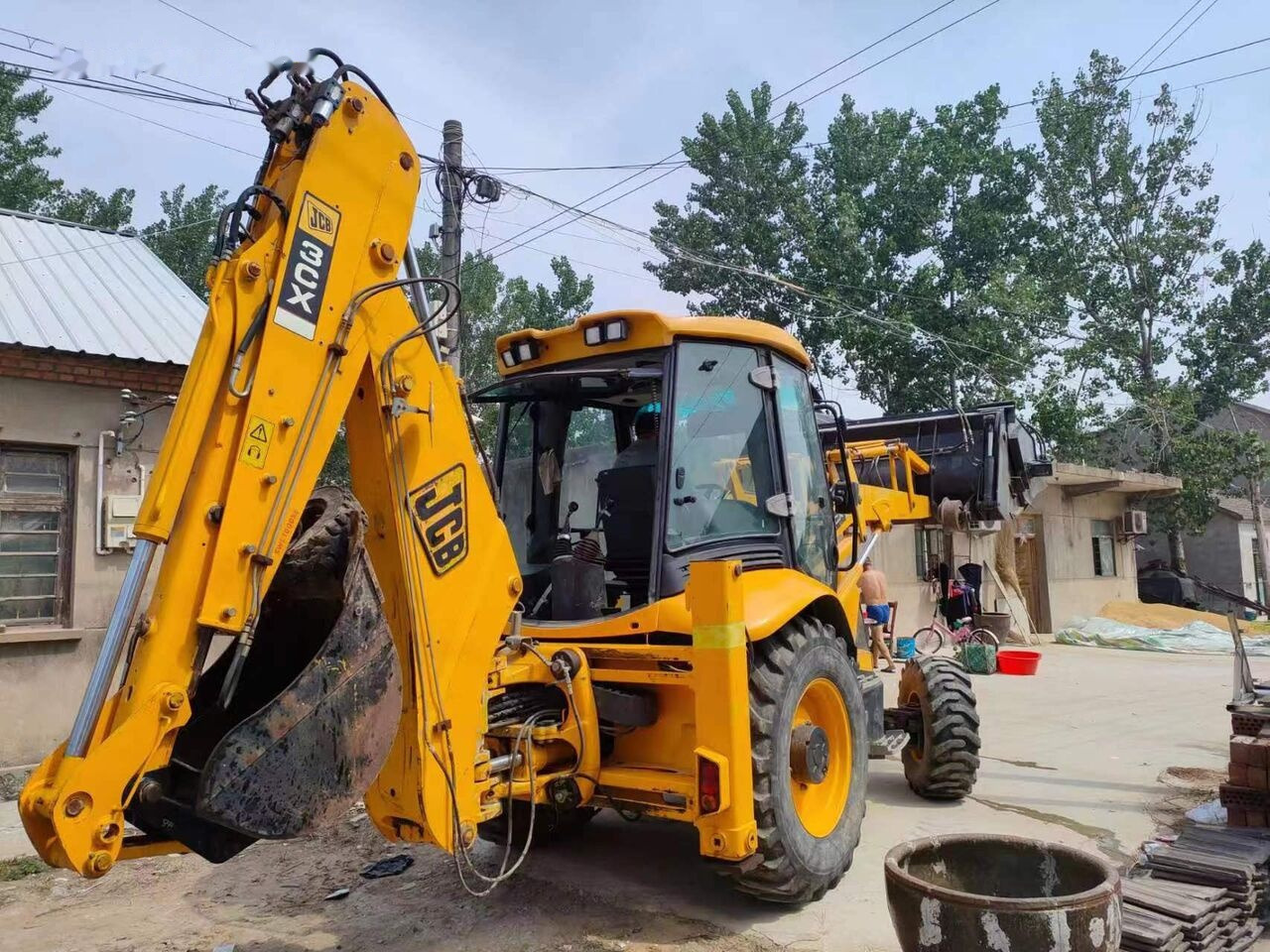 JCB 3CX - Ekskavatorius-krautuvas: foto 1 JCB 3CX - Ekskavatorius-krautuvas: foto 1