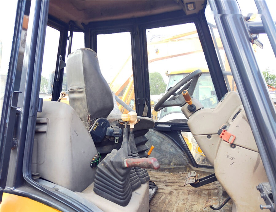 JCB 4CX - Ekskavatorius-krautuvas: foto 2 JCB 4CX - Ekskavatorius-krautuvas: foto 2