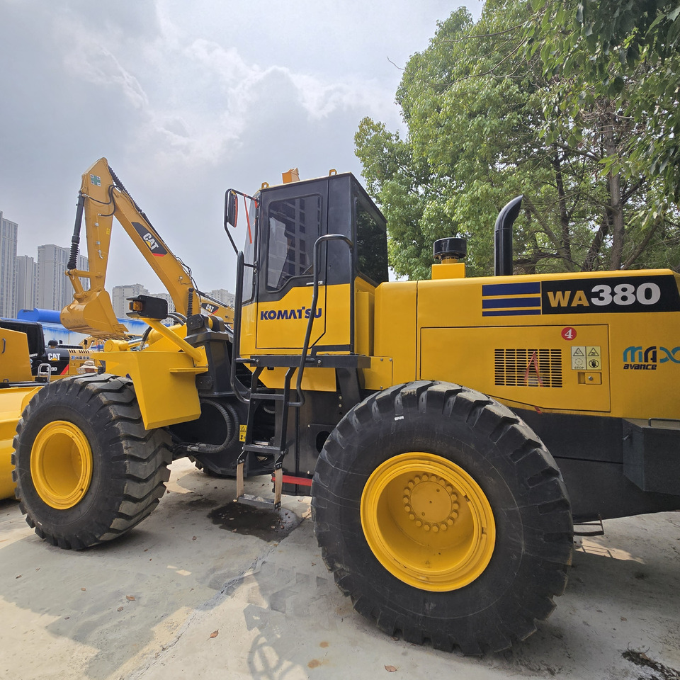 KOMATSU WA380 - Ratinis krautuvas: foto 4 KOMATSU WA380 - Ratinis krautuvas: foto 4