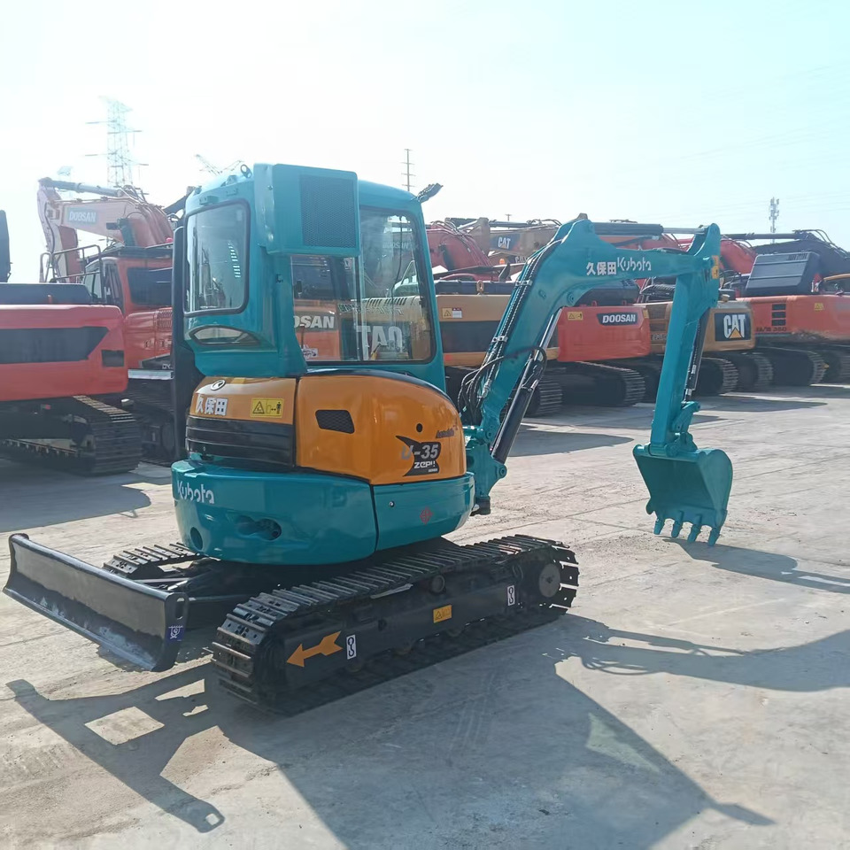 KUBOTA U35 - Mini ekskavatorius: foto 1 KUBOTA U35 - Mini ekskavatorius: foto 1