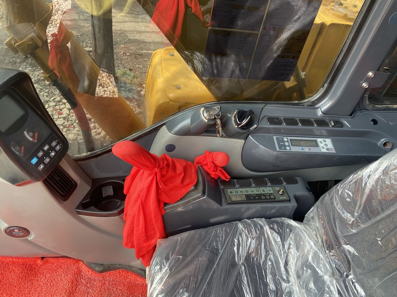Mini ekskavatorius Kobelco SK75-8: foto 9