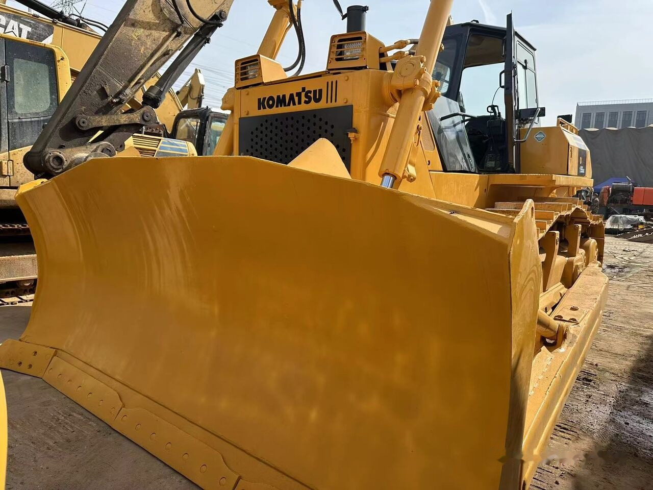 Komatsu D155A-5 - Buldozeris: foto 1 Komatsu D155A-5 - Buldozeris: foto 1
