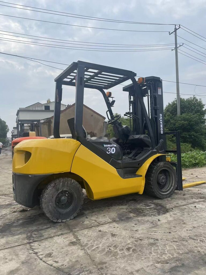 Komatsu FD30 - Dyzelinis krautuvas: foto 1 Komatsu FD30 - Dyzelinis krautuvas: foto 1
