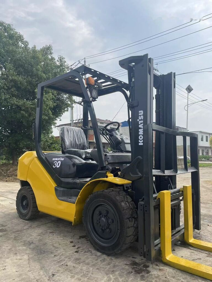 Komatsu FD30 - Dyzelinis krautuvas: foto 2 Komatsu FD30 - Dyzelinis krautuvas: foto 2
