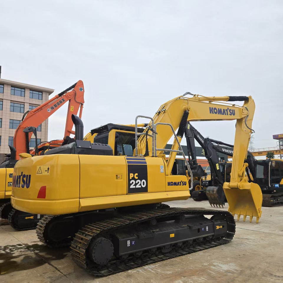 Komatsu PC220-8 - Vikšrinis ekskavatorius: foto 2 Komatsu PC220-8 - Vikšrinis ekskavatorius: foto 2