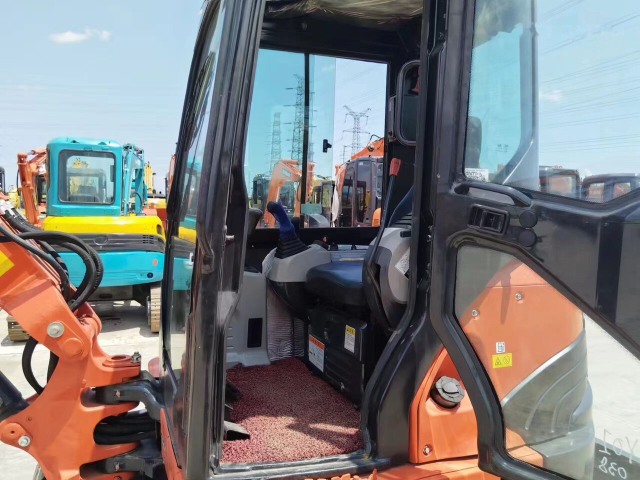 Mini ekskavatorius Kubota U55: foto 8 Mini ekskavatorius Kubota U55: foto 8