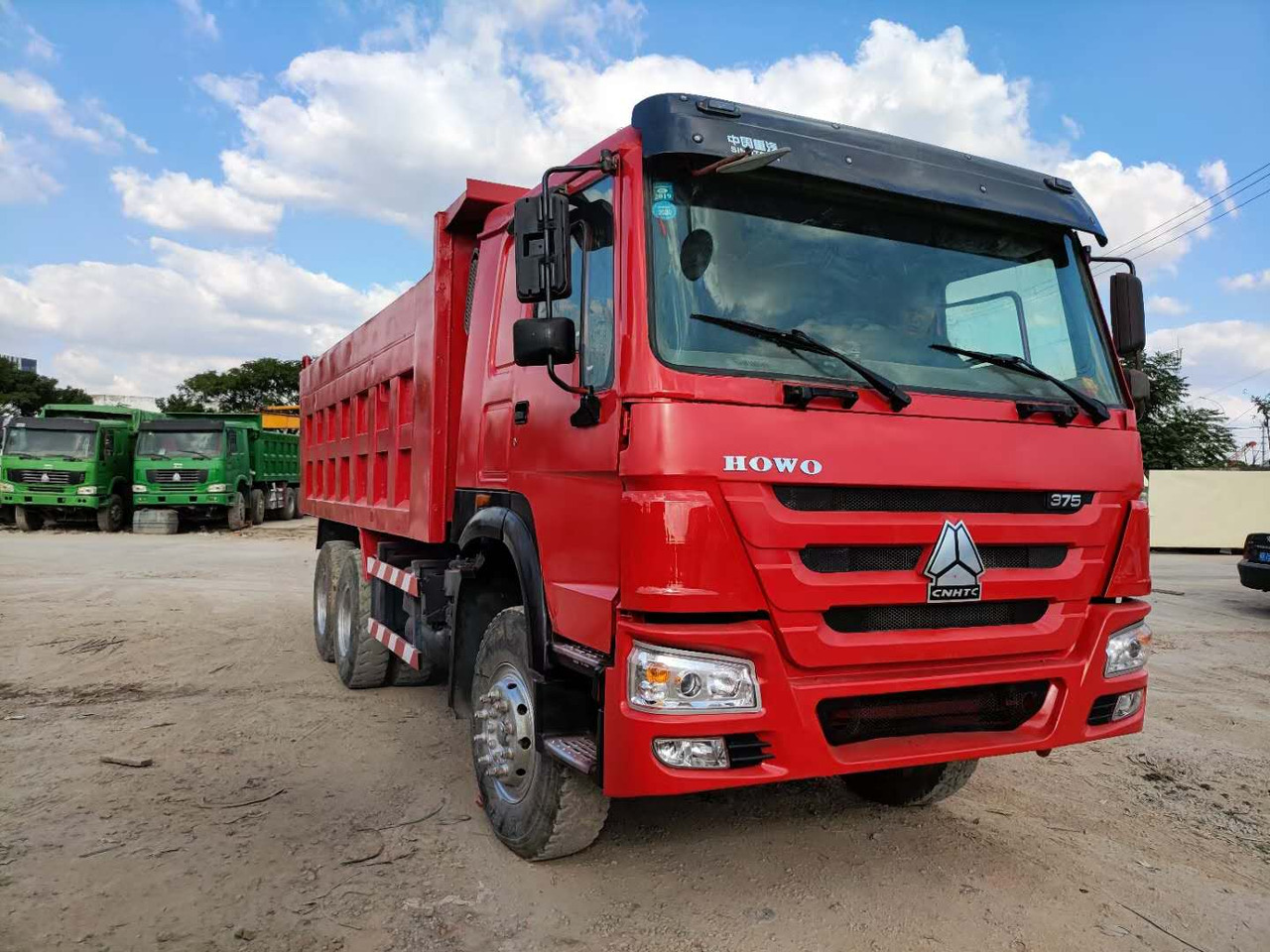 SINOTRUK HOWO 6x4 - Savivartis sunkvežimis: foto 3 SINOTRUK HOWO 6x4 - Savivartis sunkvežimis: foto 3