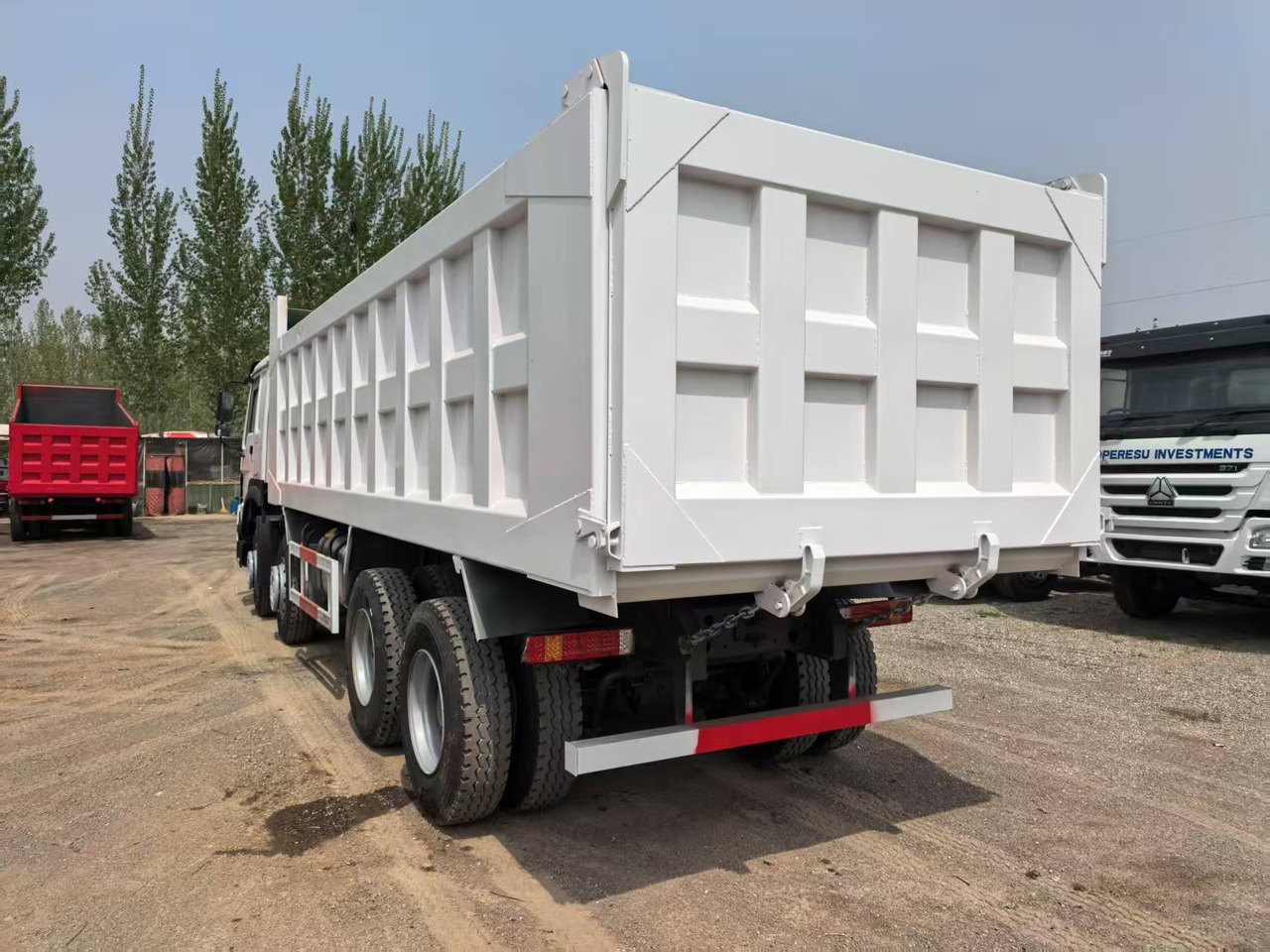 SINOTRUK HOWO 8x4 - Savivartis sunkvežimis: foto 3 SINOTRUK HOWO 8x4 - Savivartis sunkvežimis: foto 3