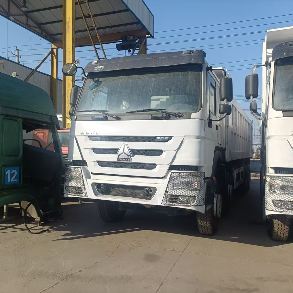 SINOTRUK HOWO 8x4 - Savivartis sunkvežimis: foto 2 SINOTRUK HOWO 8x4 - Savivartis sunkvežimis: foto 2