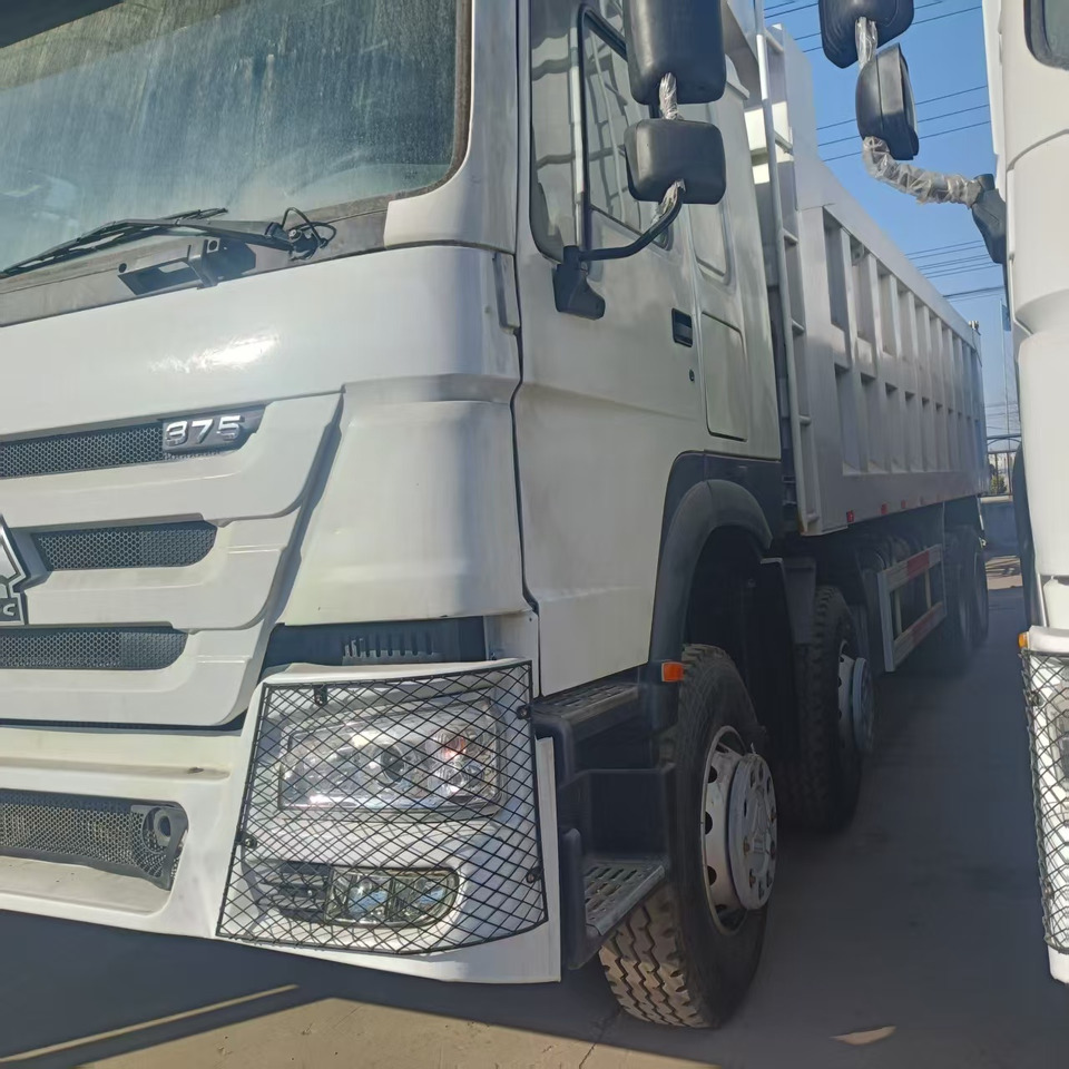 SINOTRUK HOWO 8x4 - Savivartis sunkvežimis: foto 4 SINOTRUK HOWO 8x4 - Savivartis sunkvežimis: foto 4