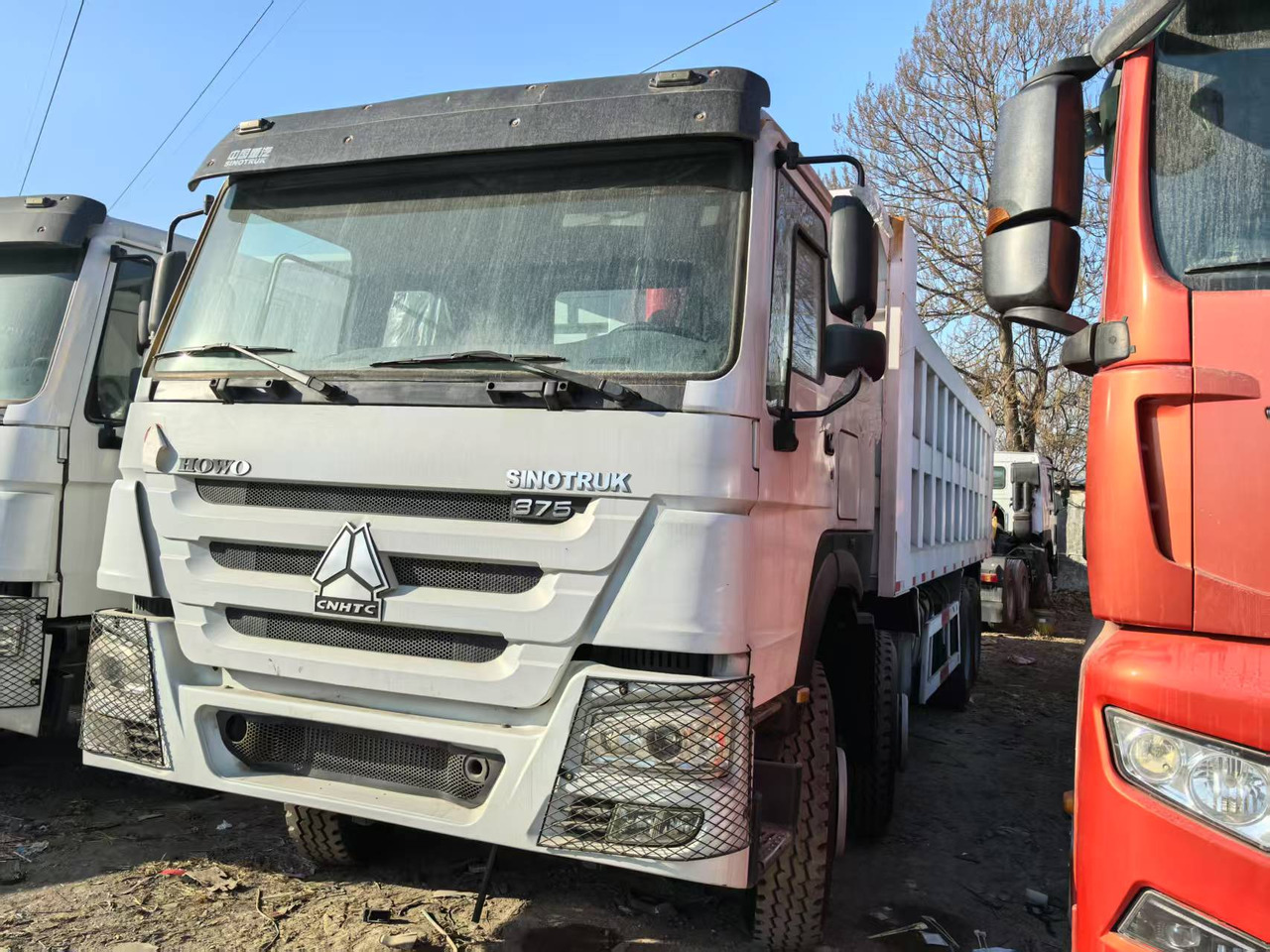 SINOTRUK HOWO 8x4 - Savivartis sunkvežimis: foto 1 SINOTRUK HOWO 8x4 - Savivartis sunkvežimis: foto 1