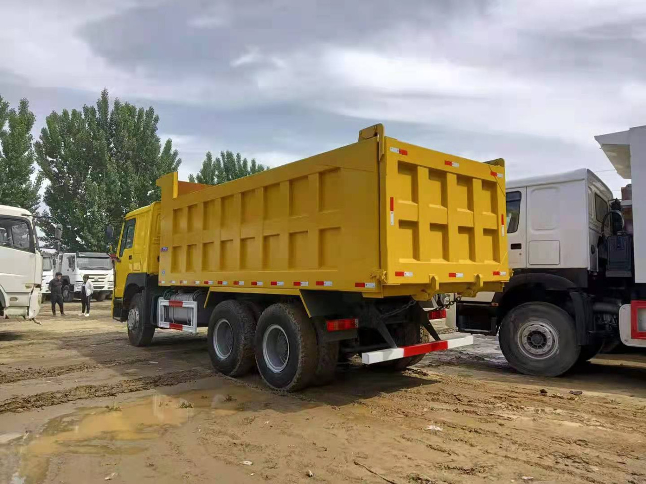 SINOTRUK HOWO - Savivartis sunkvežimis: foto 3 SINOTRUK HOWO - Savivartis sunkvežimis: foto 3