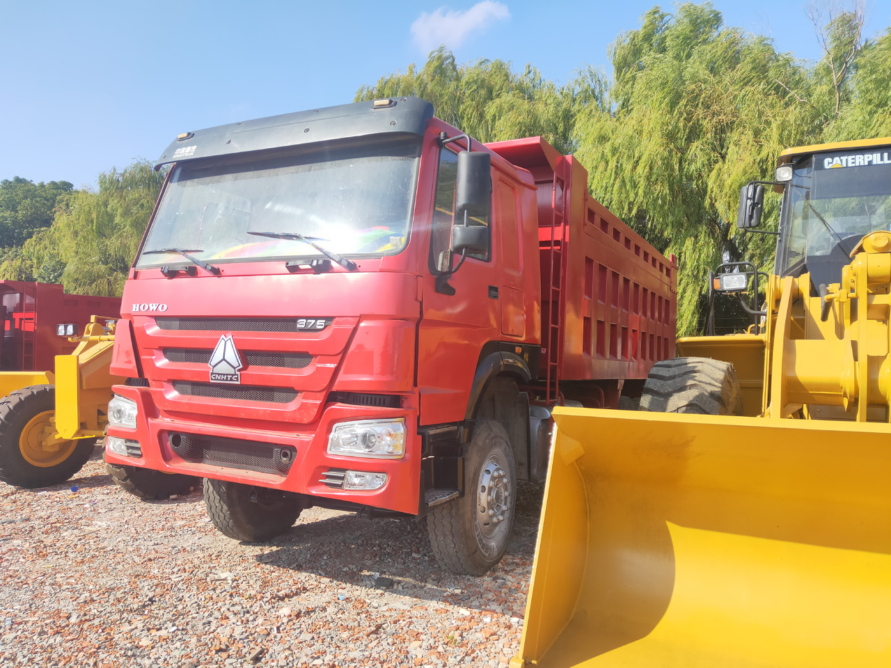 SINOTRUK HOWO - Savivartis sunkvežimis: foto 3 SINOTRUK HOWO - Savivartis sunkvežimis: foto 3