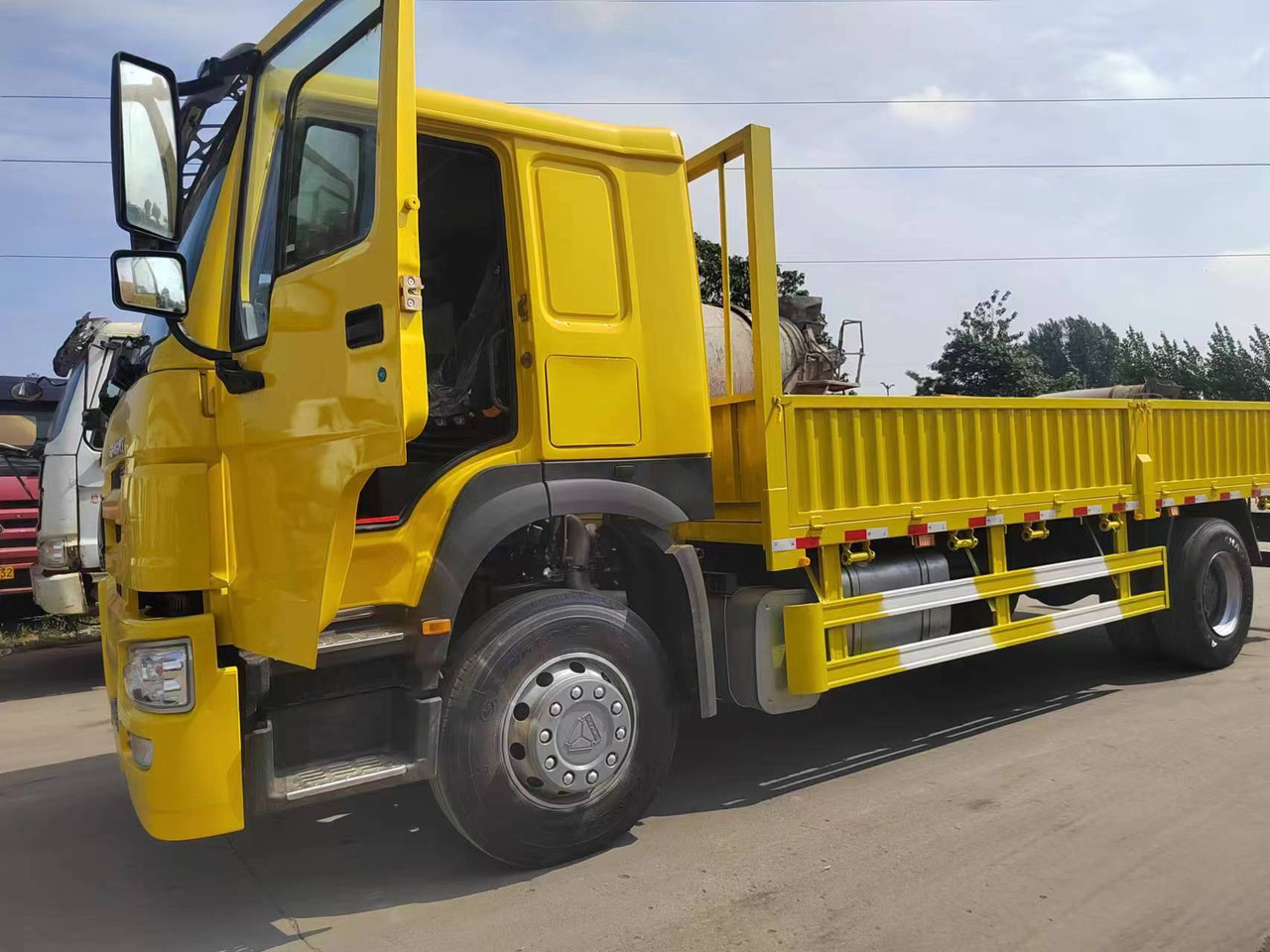 SINOTRUK HOWO - Savivartis sunkvežimis: foto 3 SINOTRUK HOWO - Savivartis sunkvežimis: foto 3