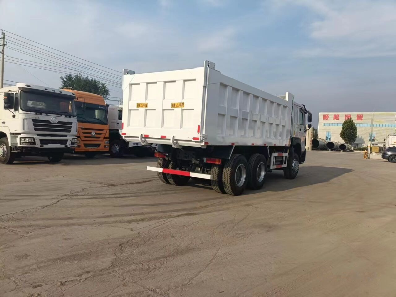 Sinotruk Howo 6*4 - Savivartis sunkvežimis: foto 2 Sinotruk Howo 6*4 - Savivartis sunkvežimis: foto 2