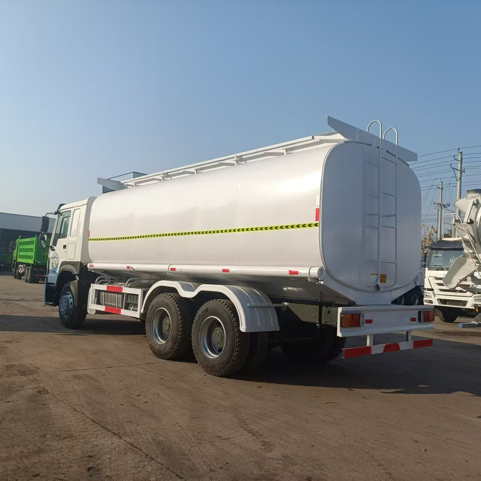 SINOTRUK Howo 25 Cubic Meter Tank Truck - Sunkvežimis: foto 5 SINOTRUK Howo 25 Cubic Meter Tank Truck - Sunkvežimis: foto 5