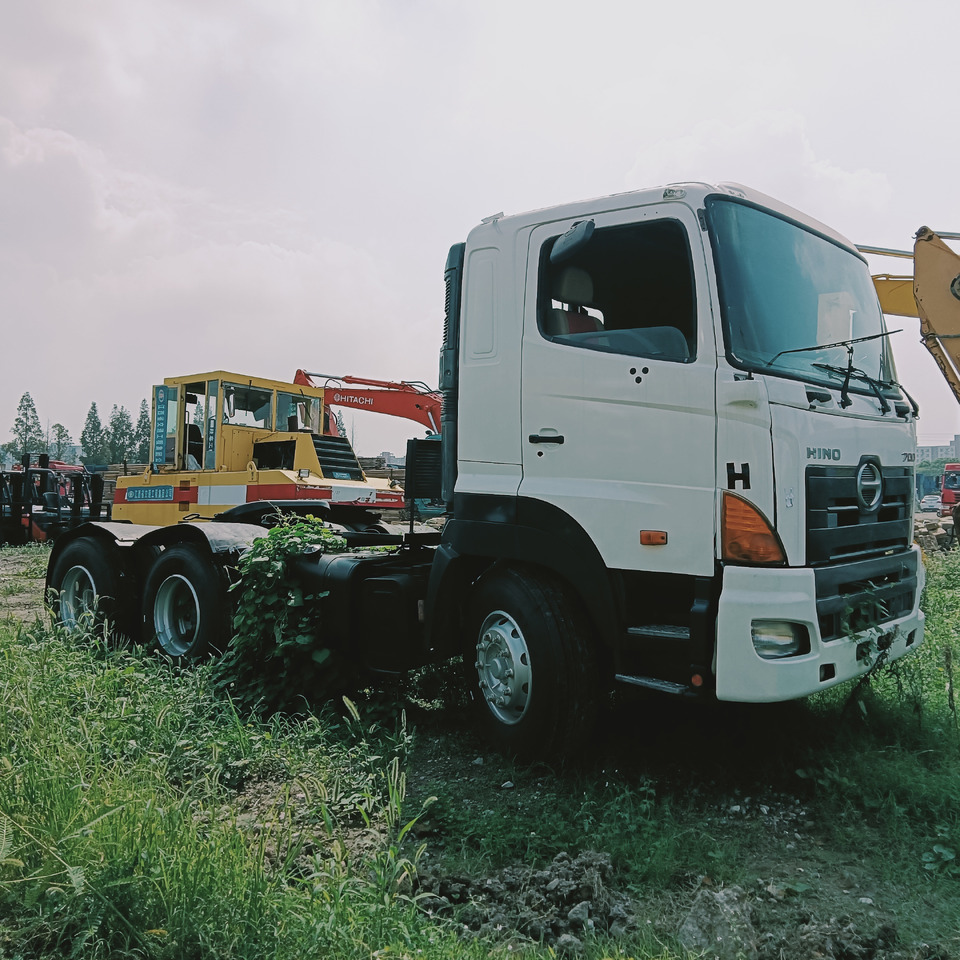 HINO 700 - Vilkikas: foto 4 HINO 700 - Vilkikas: foto 4