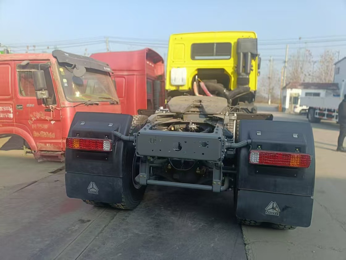 SINOTRUK HOWO - Vilkikas: foto 3 SINOTRUK HOWO - Vilkikas: foto 3