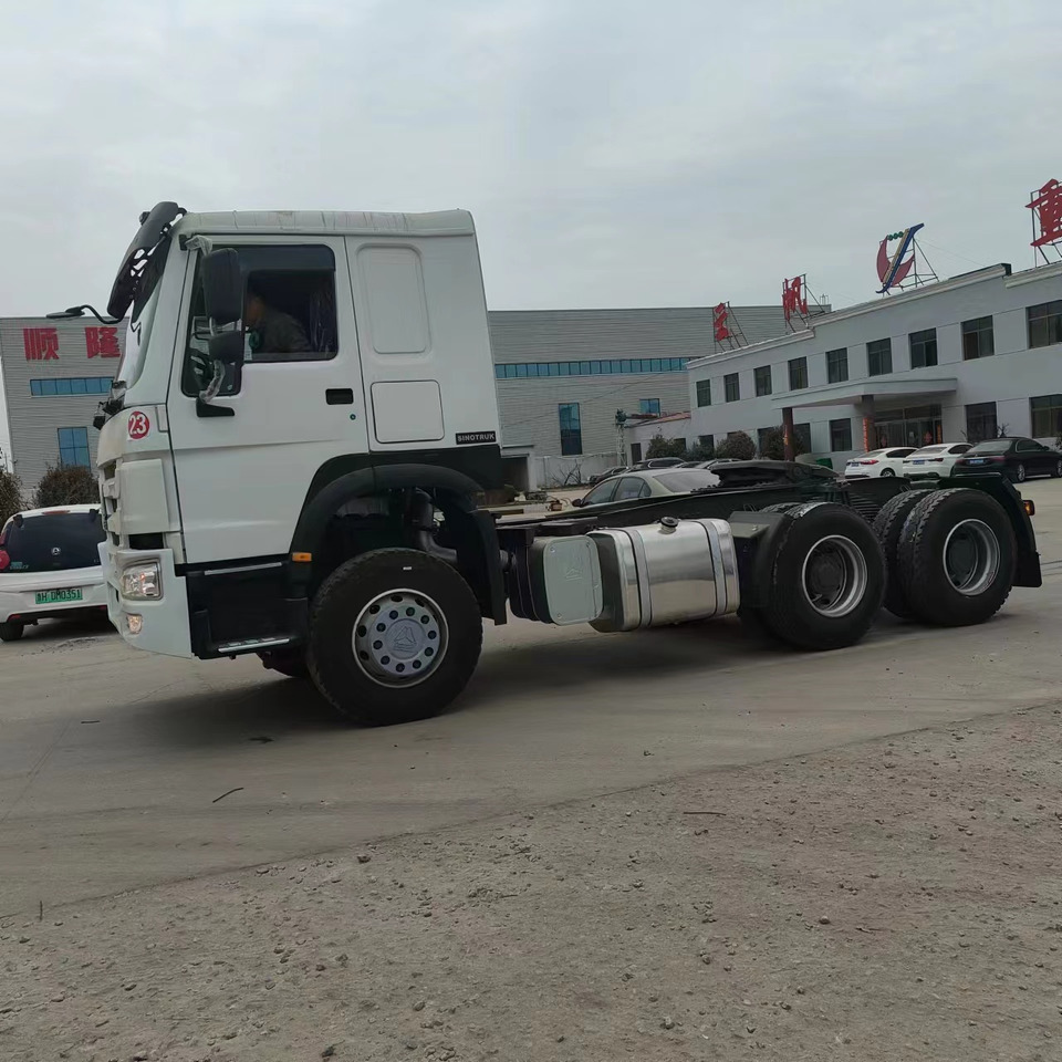 SINOTRUK HOWO trailer head - Vilkikas: foto 5 SINOTRUK HOWO trailer head - Vilkikas: foto 5
